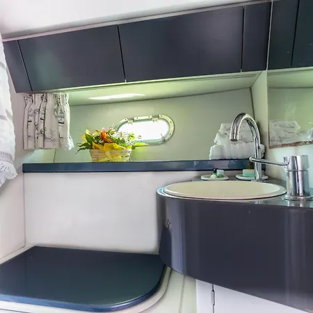 Boat Rome Ботель *