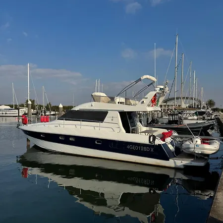 Boat Rome Ботель Фьюмичино